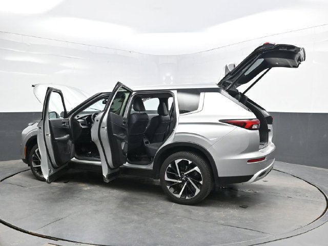 Used 2024 Mitsubishi Outlander SE AWD/4WD image 47