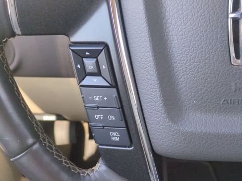 Used 2016 Lincoln Navigator Reserve image 25