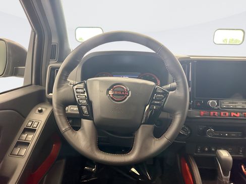 Used 2026 Nissan Frontier PRO-4X AWD/4WD image 12