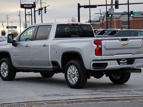Used 2022 Chevrolet Silverado 2500 High Country w/ Z71 Off-Road Package image 2