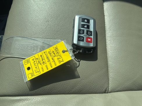 Used 2019 Toyota Sienna XLE Premium image 26