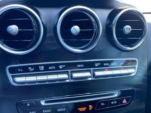 Used 2019 Mercedes-Benz GLC 300 4MATIC image 12