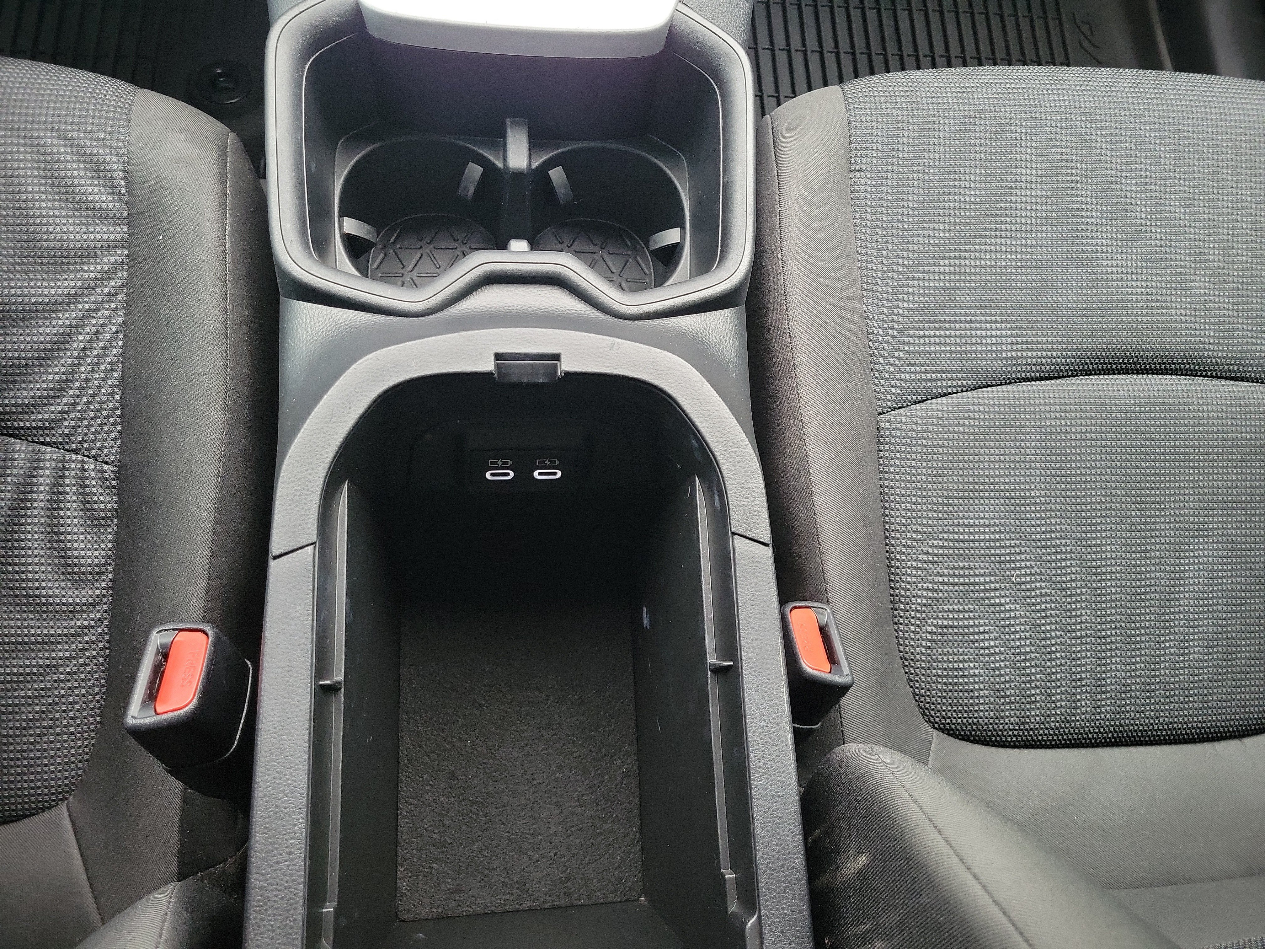 Used 2024 Toyota RAV4 LE FWD image 30