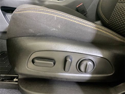 Used 2021 GMC Terrain SLE w/ Driver Convenience Package image 25