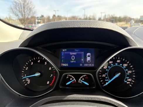 Used 2015 Ford Escape SE image 12