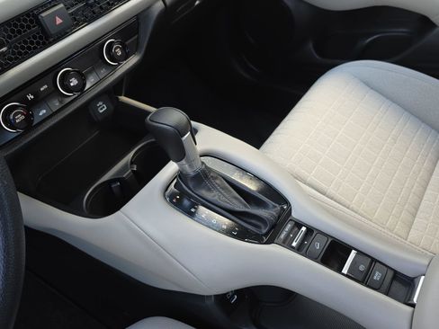 Certified 2025 Honda HR-V LX image 24