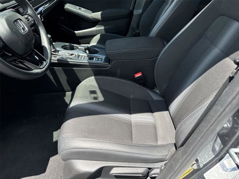 Used 2023 Honda Civic Sport image 13