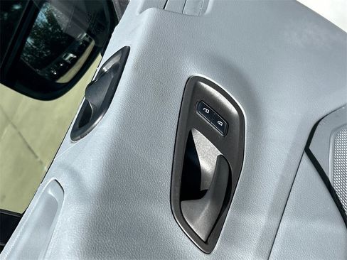 Used 2018 Ford Transit 150 XLT image 12