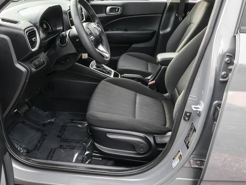 Certified 2023 Hyundai Venue SE image 15
