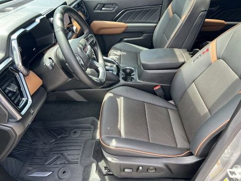 Used 2024 GMC Canyon AT4 w/ AT4 Premium Package AWD/4WD image 10