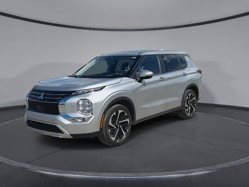 Used 2024 Mitsubishi Outlander SE AWD/4WD image 4