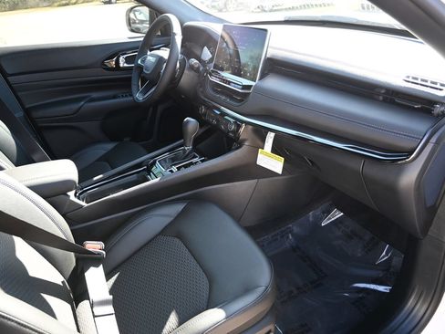 New 2026 Jeep Compass Latitude AWD/4WD image 25
