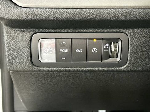 New 2026 Chevrolet Traverse LT w/ LPO, Floor Liner Package AWD/4WD image 11