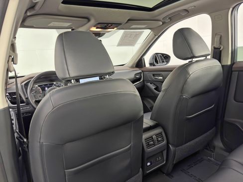 Used 2022 Nissan Rogue SL w/ SL Premium Package image 32