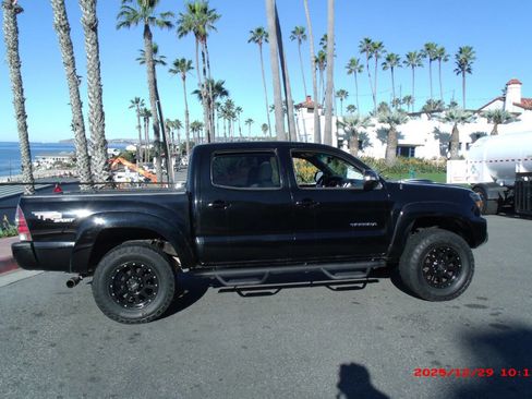 Used 2013 Toyota Tacoma PreRunner image 28