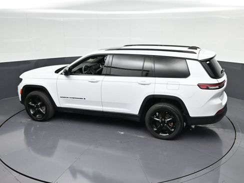 Used 2023 Jeep Grand Cherokee L Laredo RWD image 26