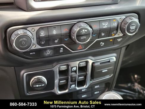 Used 2019 Jeep Wrangler Unlimited Sahara w/ Dual Top Group image 22