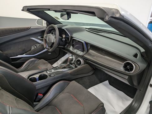 Used 2018 Chevrolet Camaro ZL1 RWD image 18