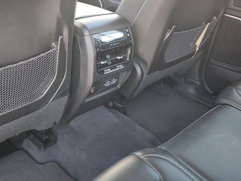 Used 2023 Jeep Grand Cherokee L Limited w/ Luxury Tech Group II AWD/4WD image 16