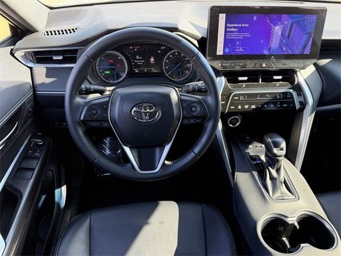 Certified 2024 Toyota Venza XLE image 12