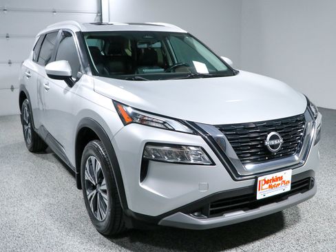 Used 2023 Nissan Rogue SV w/ SV Premium B Package FWD image 5