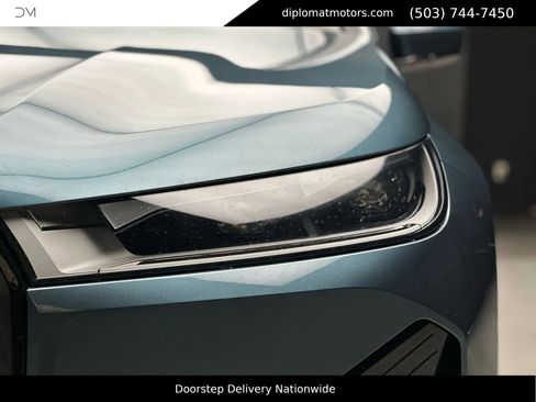 Used 2025 BMW iX xDrive50 w/ Premium Package image 12