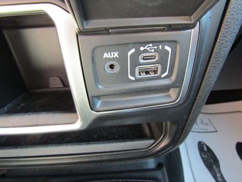 Used 2024 Jeep Wrangler Unlimited Sport AWD/4WD image 29