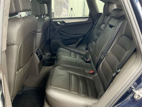 Used 2017 Porsche Macan Turbo image 24