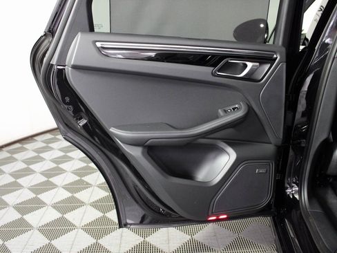 Used 2025 Porsche Macan Turbo image 34