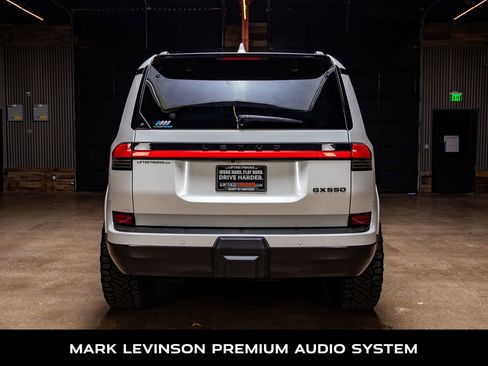 Used 2024 Lexus GX 550 w/ Accessory Package (2T) AWD/4WD image 8