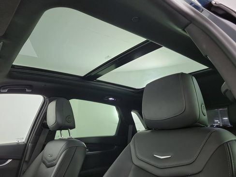 Certified 2025 Cadillac XT5 Premium Luxury AWD/4WD image 18