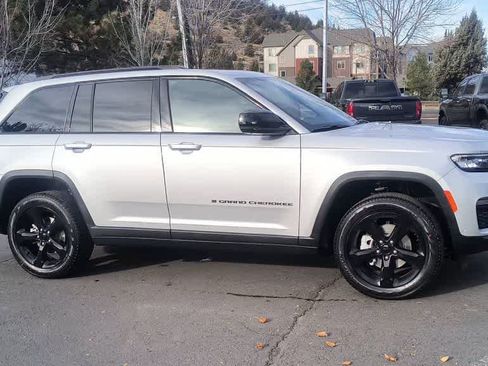 New 2025 Jeep Grand Cherokee Limited w/ Luxury Tech Group II image 2