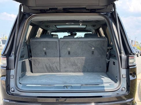 Used 2023 Jeep Grand Wagoneer Series III w/ Rear Seat Video Group 1 AWD/4WD image 40