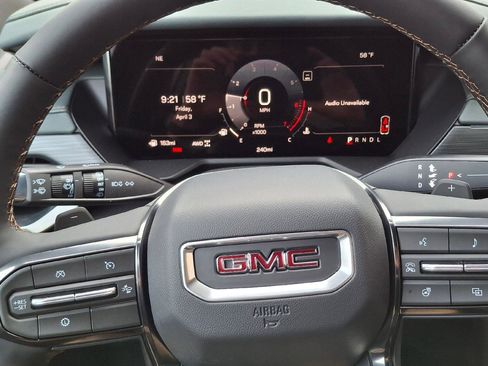 Used 2026 GMC Acadia AT4 w/ Luxury Package AWD/4WD image 16