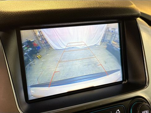 Used 2019 Chevrolet Suburban LT image 22