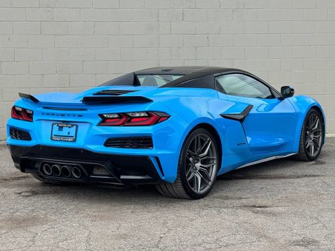 Used 2023 Chevrolet Corvette Z06 w/ Stealth Interior Trim Package RWD image 18