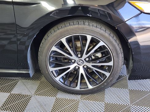 Used 2020 Toyota Camry SE FWD image 9