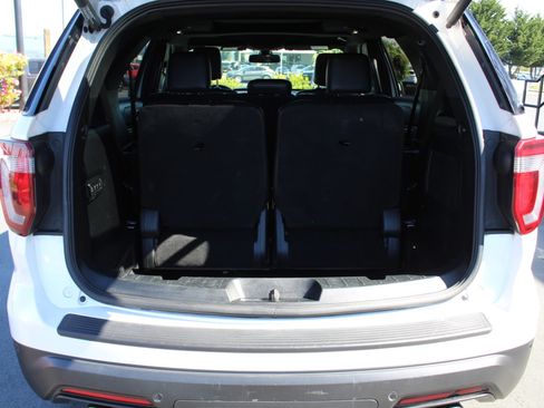 Used 2019 Ford Explorer Sport w/ Equipment Group 401A AWD/4WD image 16