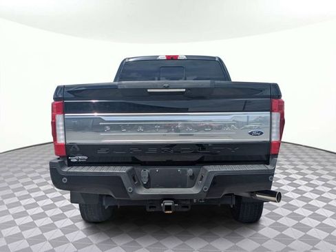 Used 2019 Ford F250 Platinum w/ Platinum Ultimate Package AWD/4WD image 4