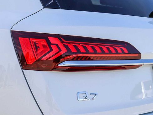 Used 2023 Audi Q7 2.0T Premium w/ Convenience Package image 12