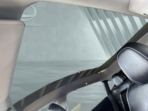 Used 2025 Tesla Model Y Long Range image 19