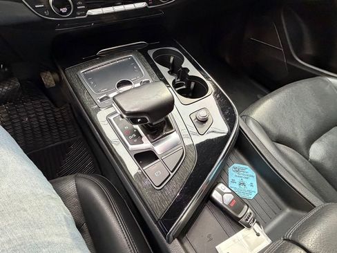 Used 2017 Audi Q7 3.0T Premium Plus w/ Premium Plus Package image 17