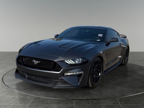 Used 2019 Ford Mustang GT RWD image 3