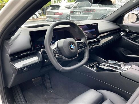 Used 2026 BMW 530i RWD image 4
