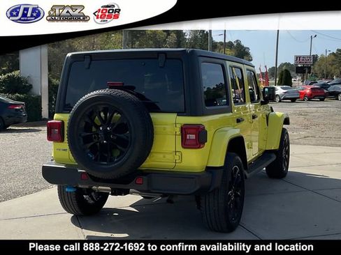 Used 2022 Jeep Wrangler Unlimited Sahara AWD/4WD image 7