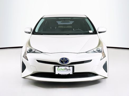 Used 2016 Toyota Prius Two FWD image 2