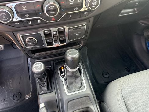 Used 2021 Jeep Gladiator Sport AWD/4WD image 18