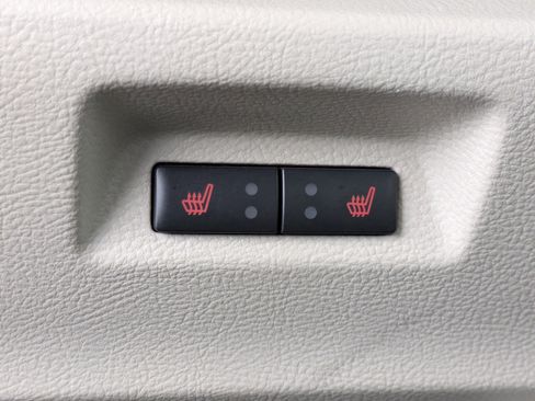 Used 2024 Ford Edge Titanium w/ Titanium Elite Package image 16