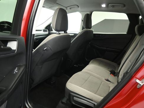 Used 2022 Ford Escape SE image 19