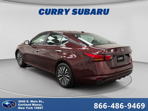 Used 2024 Nissan Altima 2.5 SV FWD image 3